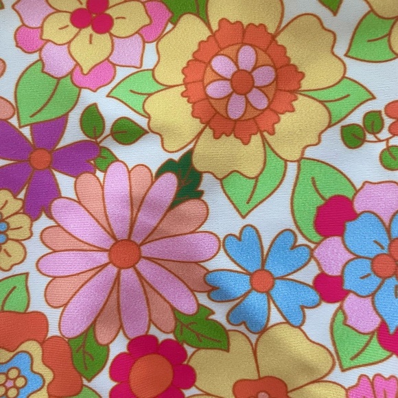 Vibrant Floral Bikini - Picture 4 of 7